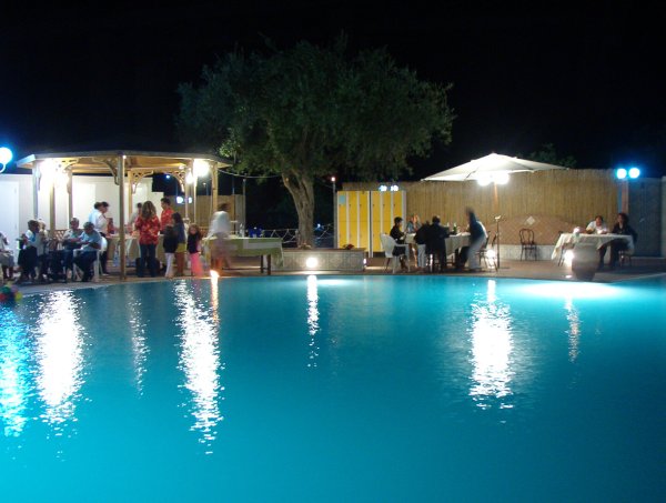 Piscina by night