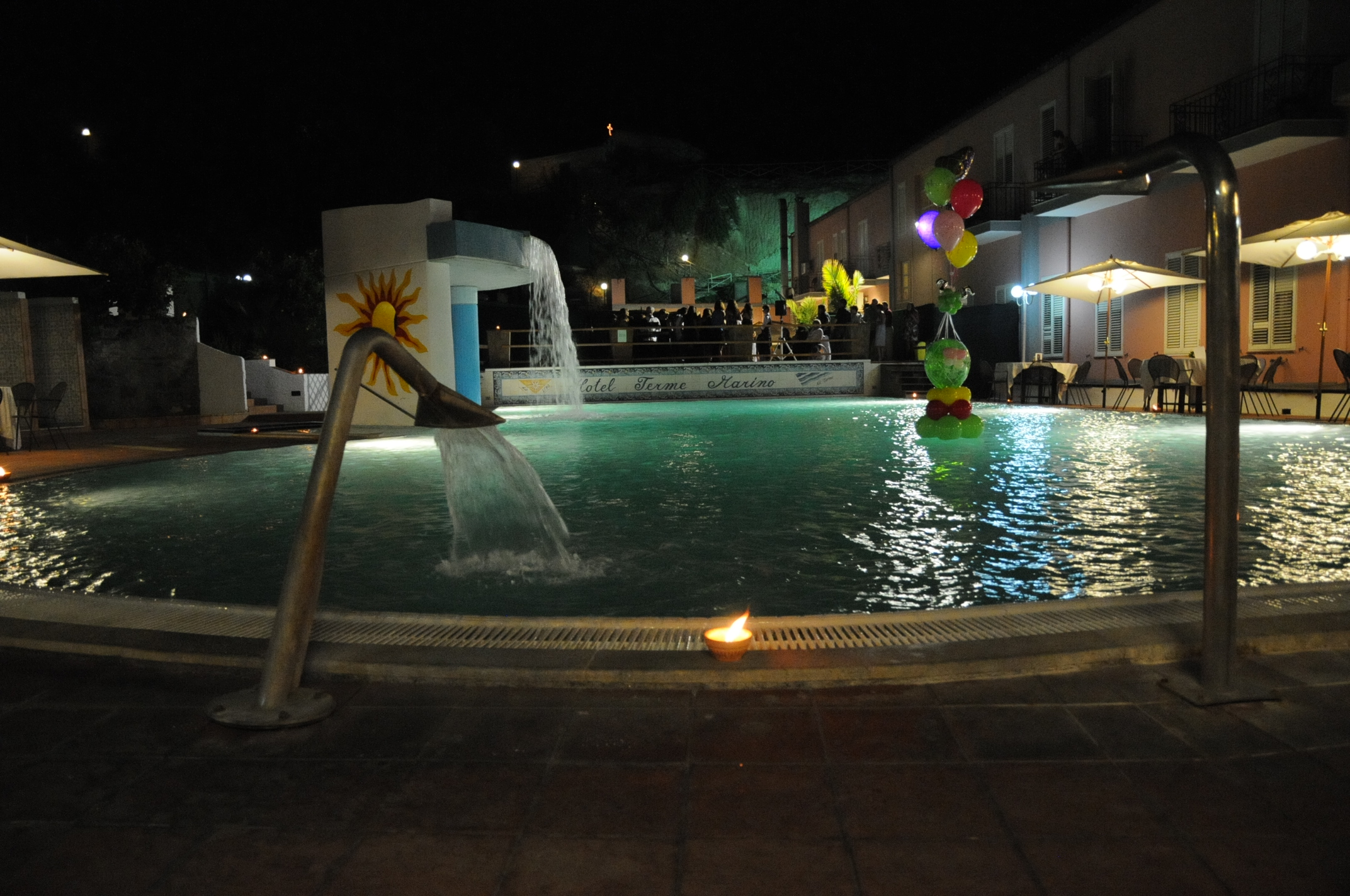 Piscina by night